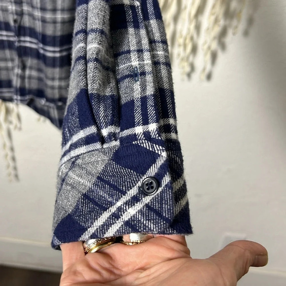 Rails Forrest Plaid Flannel Long Sleeve Button Down in Navy/Light Gray/White LG - Picture 3 of 11